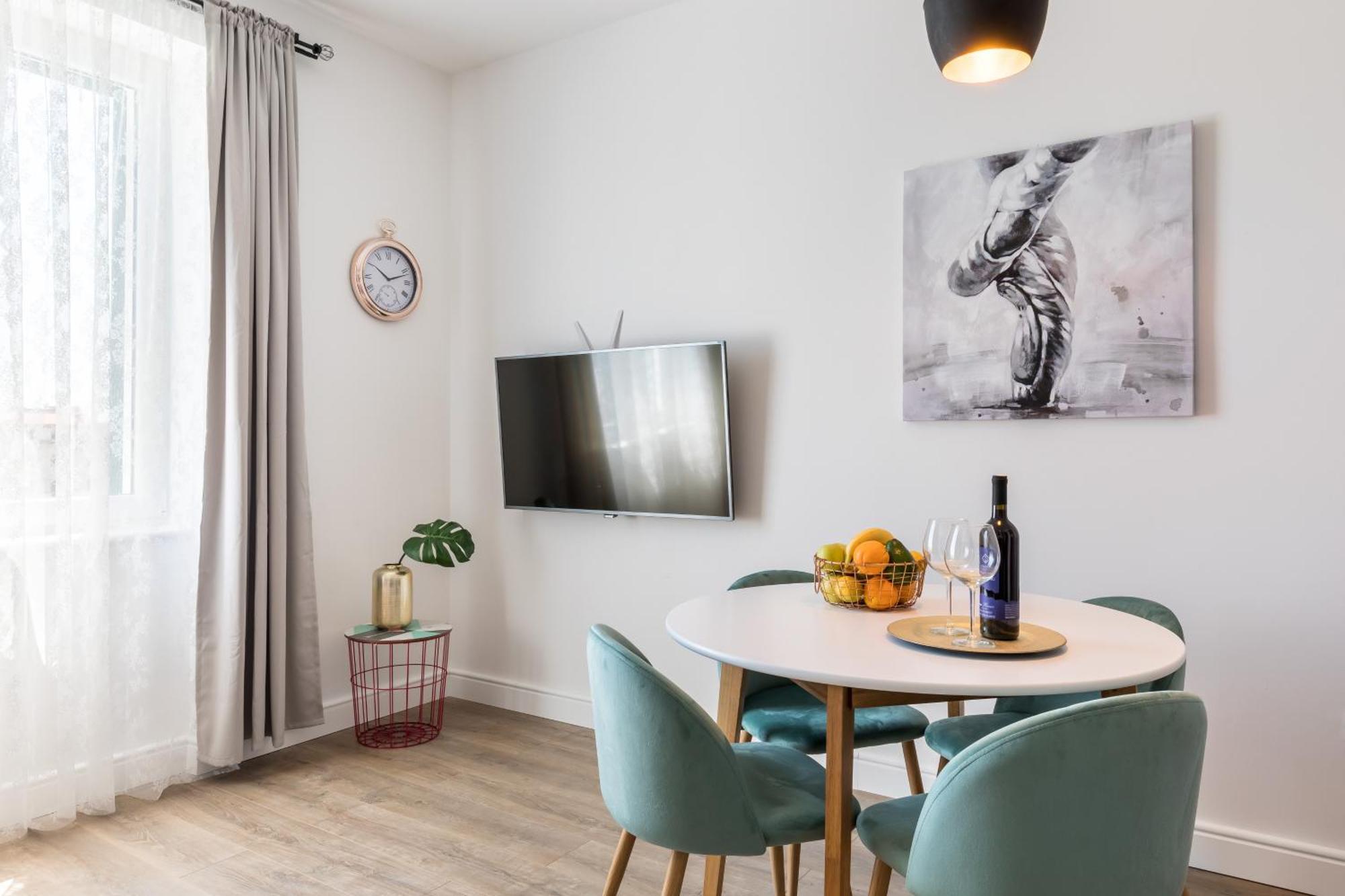 Romantic Apartment With Balcony Split Eksteriør billede